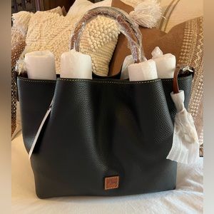 Dooney & Bourke Pebble Grain Large Barlow